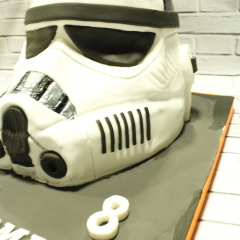Tartas personalizadas madrid, tartas fondant madrid, tartas decoradas madrid, Star wars cake, Storm Trooper cake, tarta Halcon Milenario, tarta estrella de la muerte