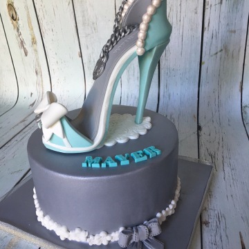Tartas personalizadas madrid, tartas decoradas madrid, tartas fondant madrid, tarta zapato, zapato fondant, 